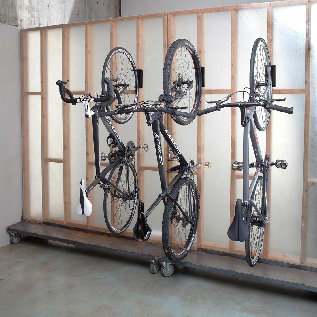 Feedback sports Velo Hinge pivoting bike storage stand